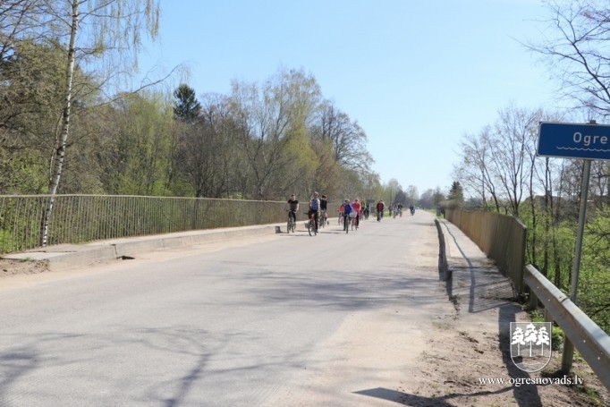 Atklāts velomaršruts Ogres upes ielejas dabas parkā