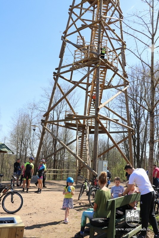Atklāts velomaršruts Ogres upes ielejas dabas parkā
