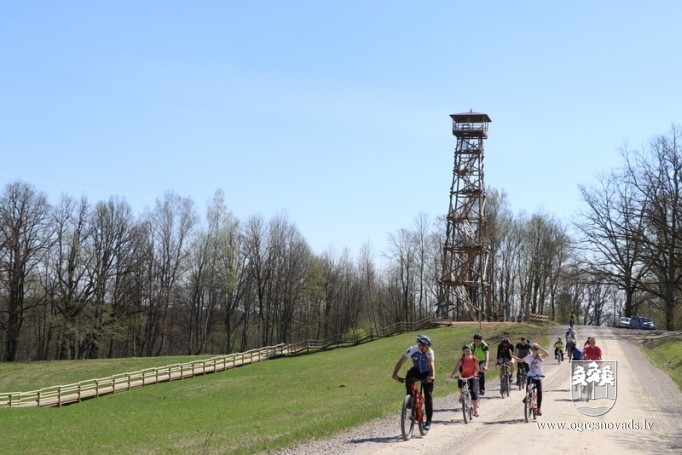 Atklāts velomaršruts Ogres upes ielejas dabas parkā