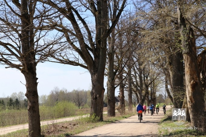 Atklāts velomaršruts Ogres upes ielejas dabas parkā