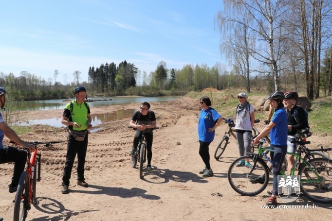 Atklāts velomaršruts Ogres upes ielejas dabas parkā