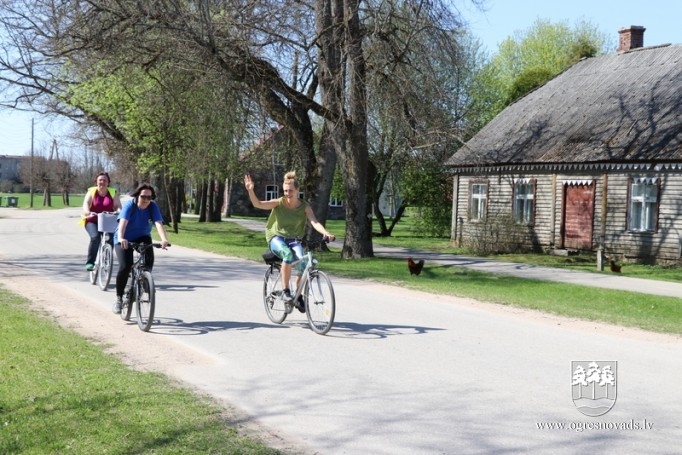 Atklāts velomaršruts Ogres upes ielejas dabas parkā