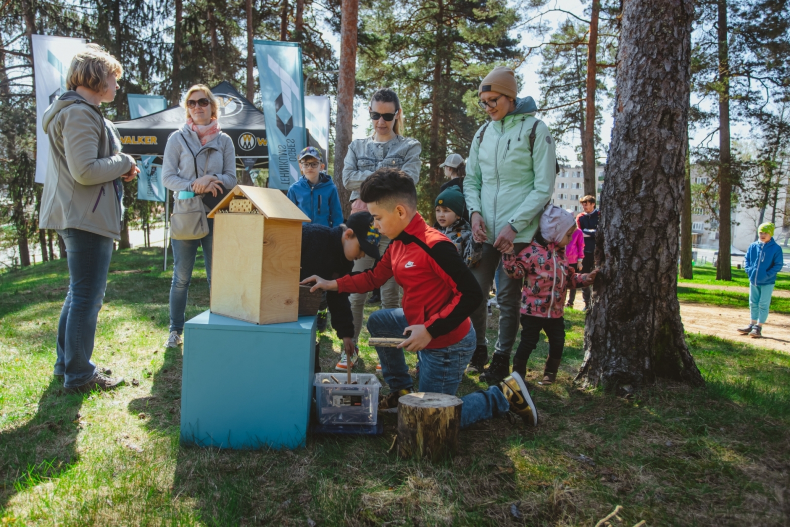 Pasākums "Mežs - veselībai" (22.04.2023) putnu būrīšu sišasna