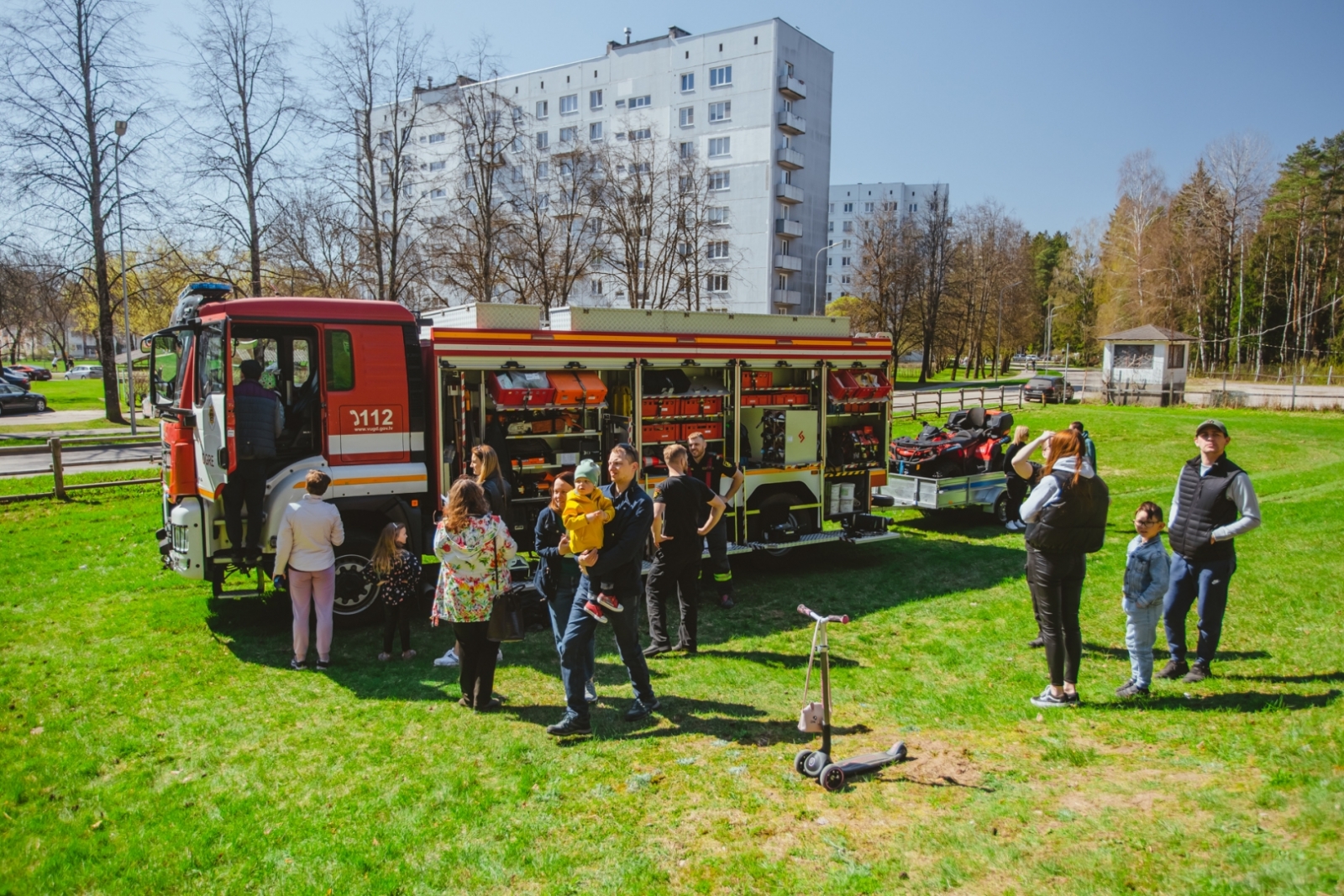 Pasākums "Mežs - veselībai" (22.04.2023) VUGD mašīna