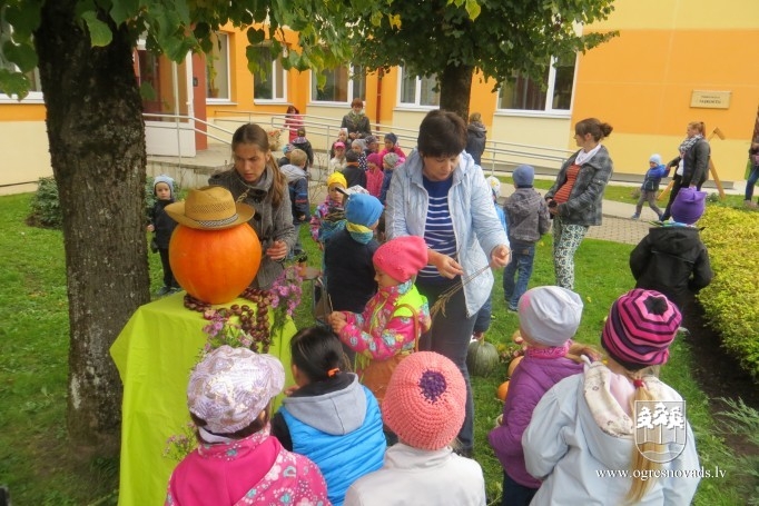 Madlienas PII "Taurenītis" aizvadīta  Miķeļdiena