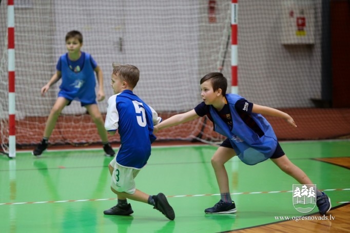 Ogrē sacenšas jaunie handbolisti no visas Latvijas