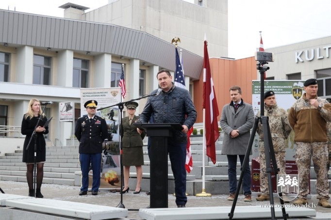 Ogrē svinīgā ceremonijā piegādāti ceļu atmīnēšanas transportlīdzekļi 18.10.2019