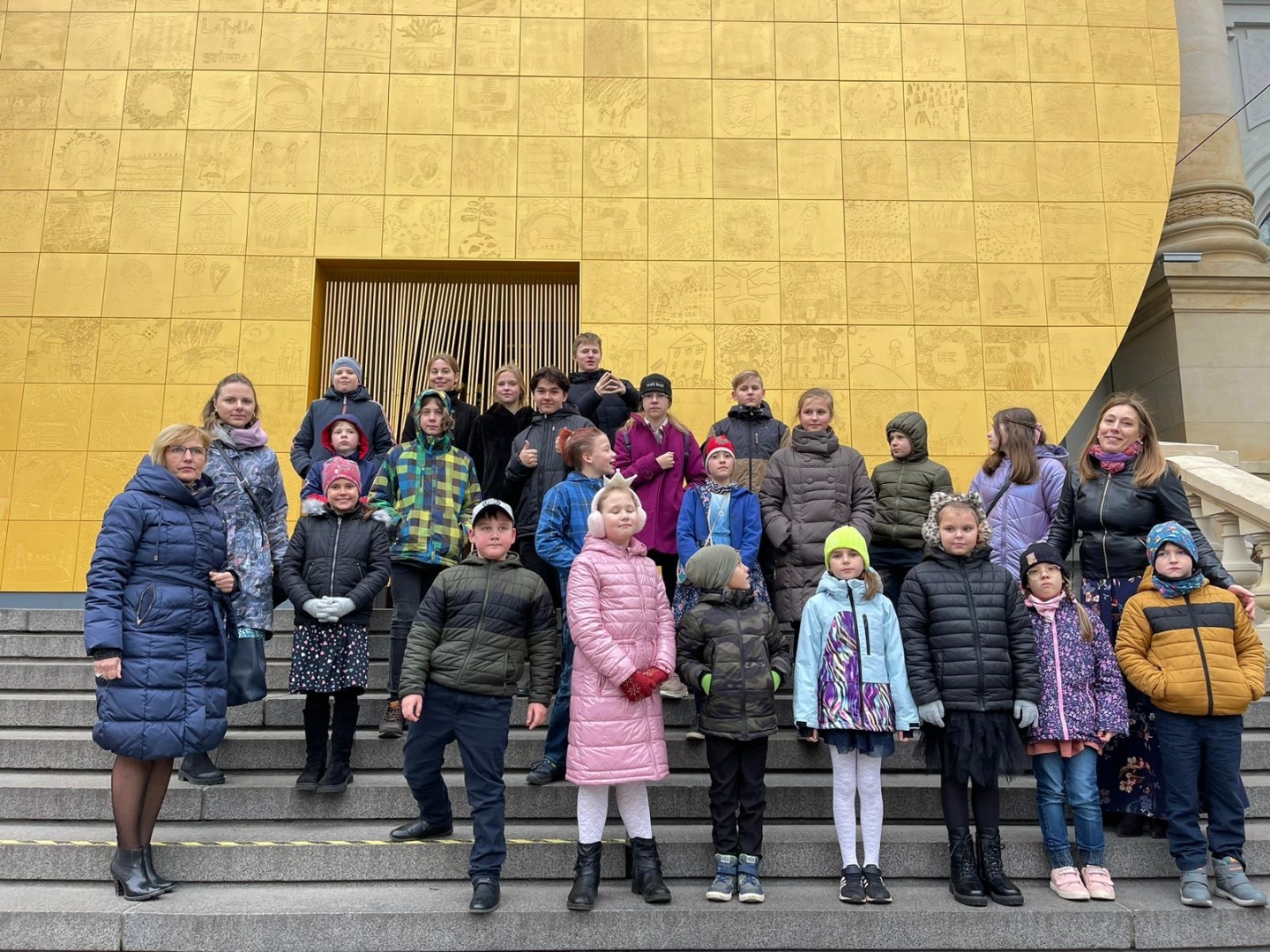 Madlienas mūzikas un mākslas skolas audzēkņi