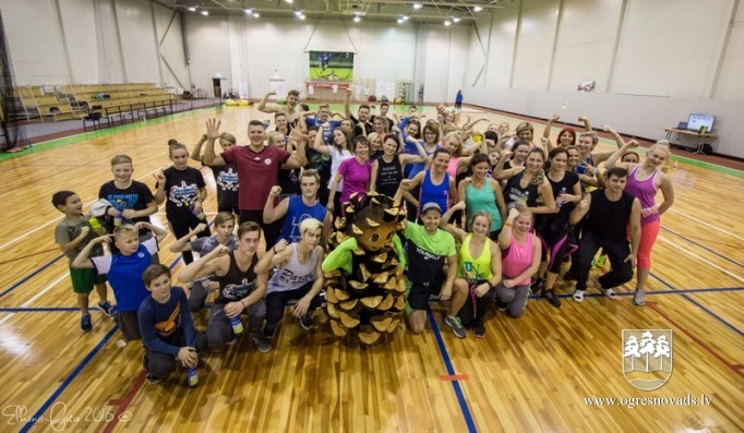 Ogrē lieliskā atmosfērā aizvadīts pirmais "Nakts treniņš"