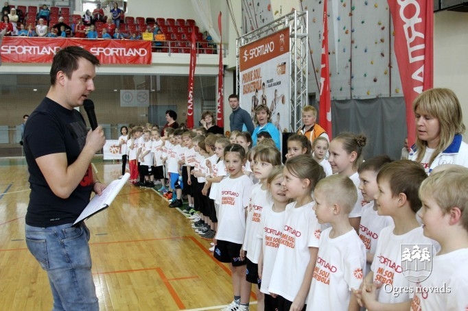 "Ņiprie basīši" uzvar Sportland sacensībās