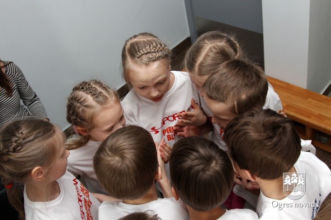 "Ņiprie basīši" uzvar Sportland sacensībās