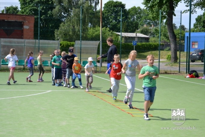 Bērni brīvlaiku iesākuši sportiski