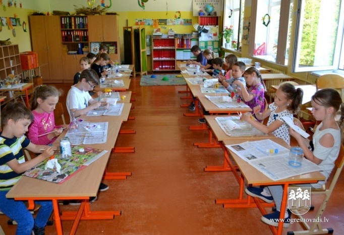 Nometnē “Kopā jautrāk” bērni izpaužas radoši