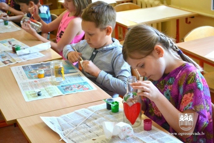 Nometnē “Kopā jautrāk” bērni izpaužas radoši