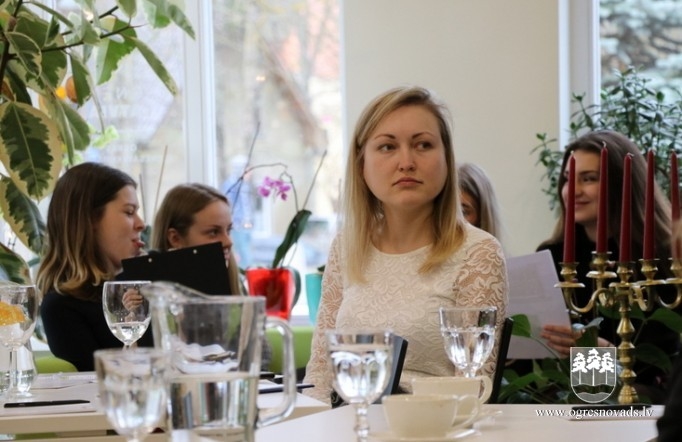 Ogres 1. vidusskolas skolēni īstenojuši sociāli atbildīgus projektus