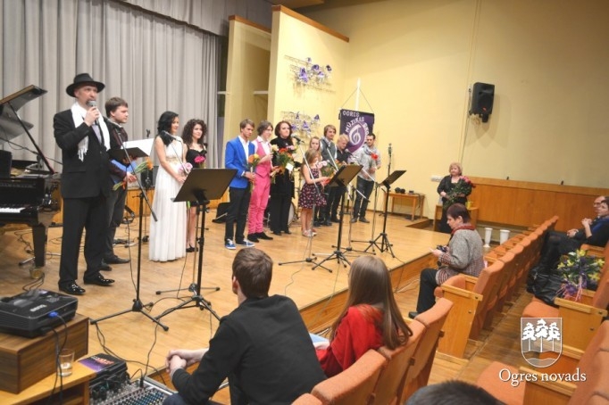 Ogrei 85. Pasākums Ogres mūzikas skolā