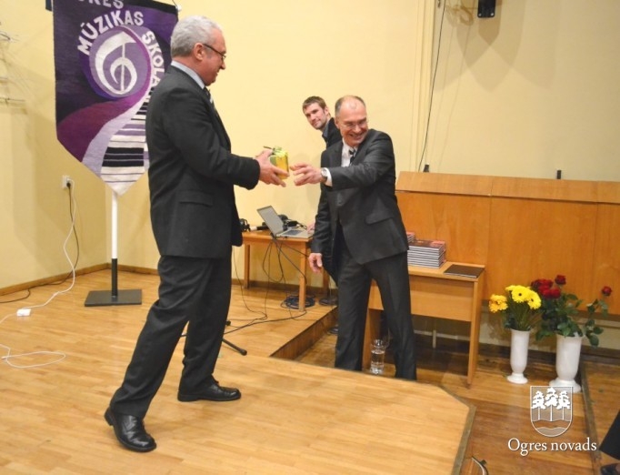 Ogrei 85. Pasākums Ogres mūzikas skolā