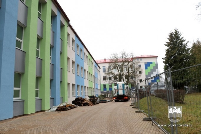 Būvdarbi Ogres 1. vidusskolā iegājuši nobeiguma etapā