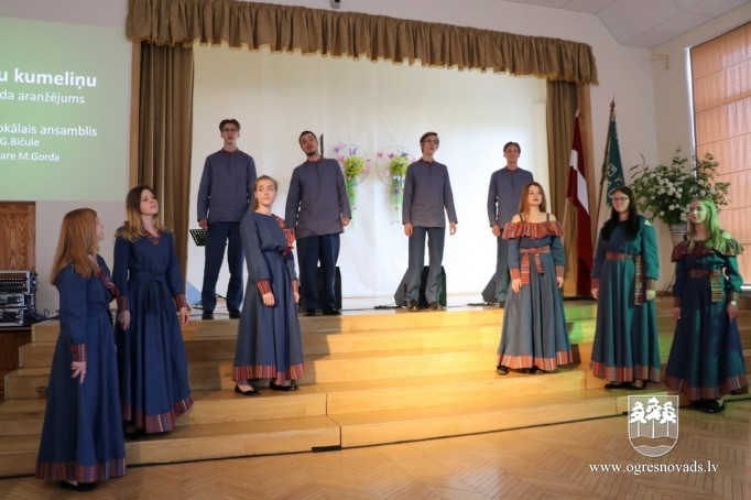 Ogres 1.vidusskola atzīmē 100 gadu jubileju