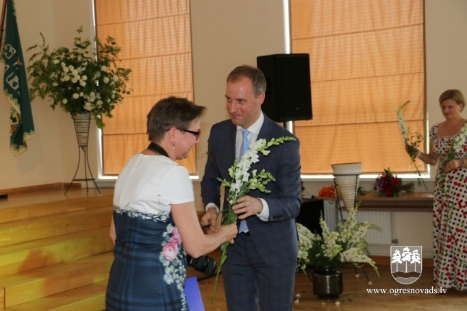 Ogres 1.vidusskola atzīmē 100 gadu jubileju