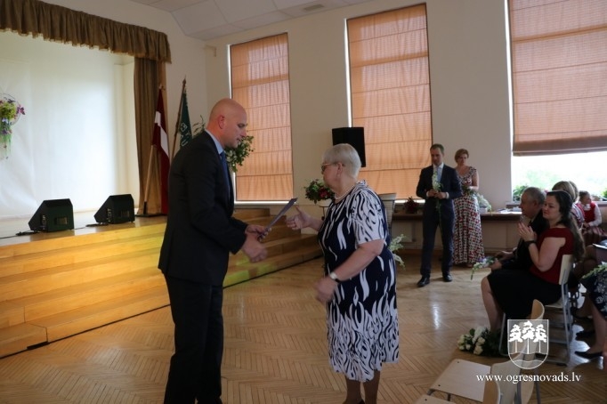 Ogres 1.vidusskola atzīmē 100 gadu jubileju