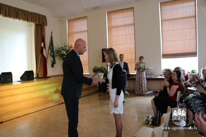 Ogres 1.vidusskola atzīmē 100 gadu jubileju