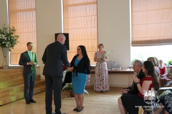 Ogres 1.vidusskola atzīmē 100 gadu jubileju