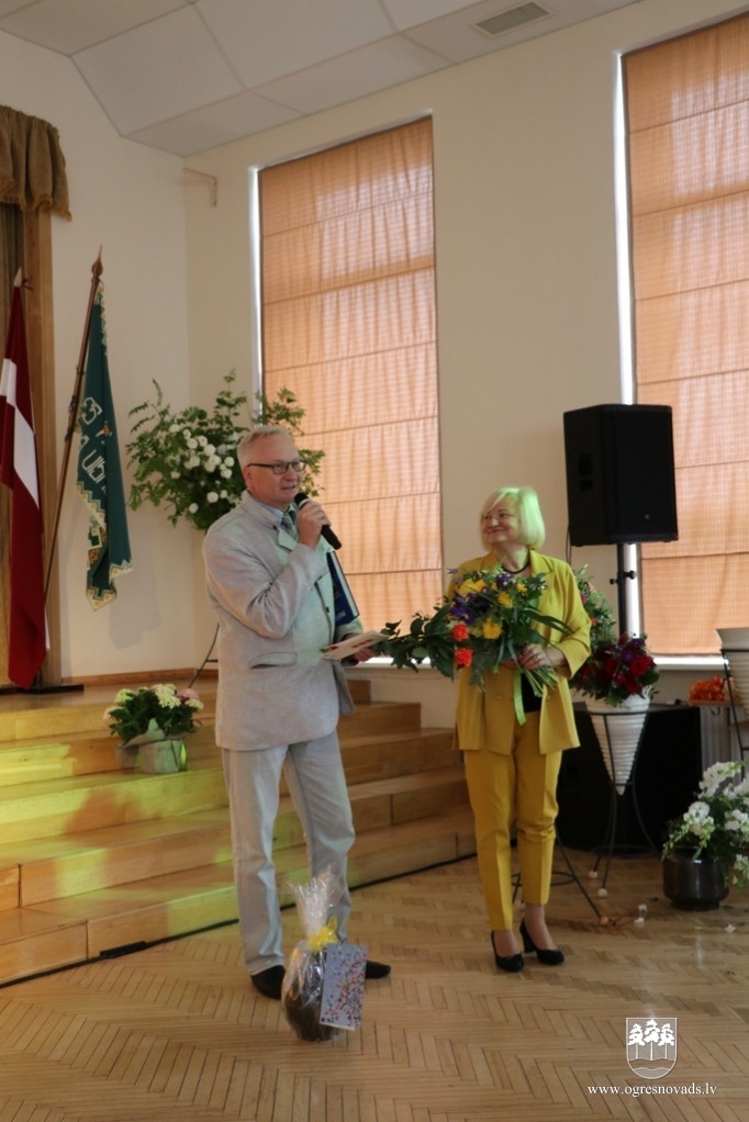 Ogres 1.vidusskola atzīmē 100 gadu jubileju