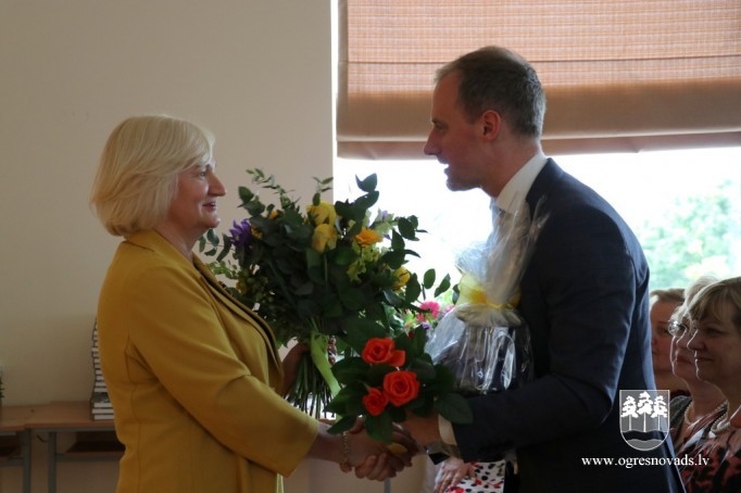 Ogres 1.vidusskola atzīmē 100 gadu jubileju