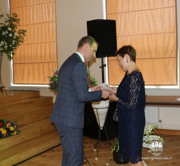 Ogres 1.vidusskola atzīmē 100 gadu jubileju