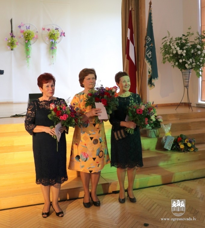 Ogres 1.vidusskola atzīmē 100 gadu jubileju