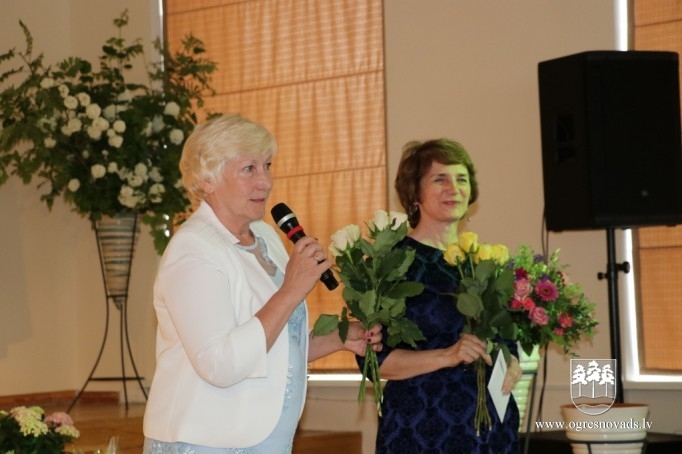 Ogres 1.vidusskola atzīmē 100 gadu jubileju