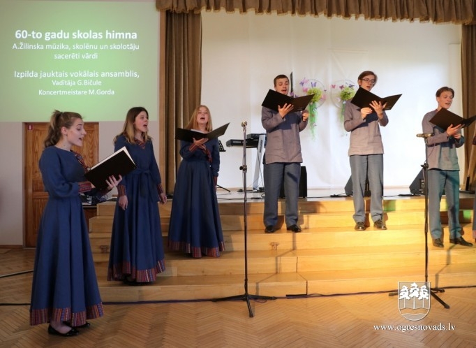 Ogres 1.vidusskola atzīmē 100 gadu jubileju