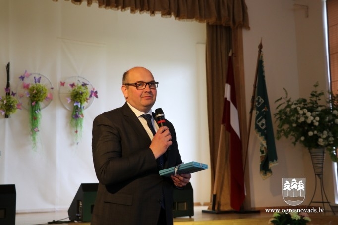 Ogres 1.vidusskola atzīmē 100 gadu jubileju