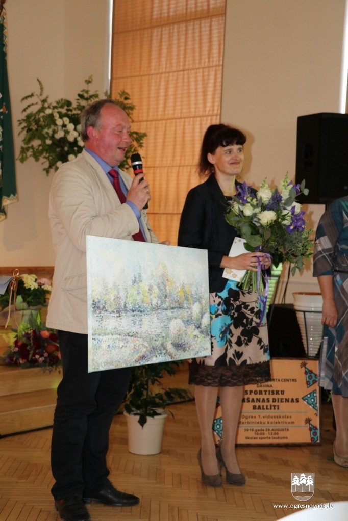 Ogres 1.vidusskola atzīmē 100 gadu jubileju