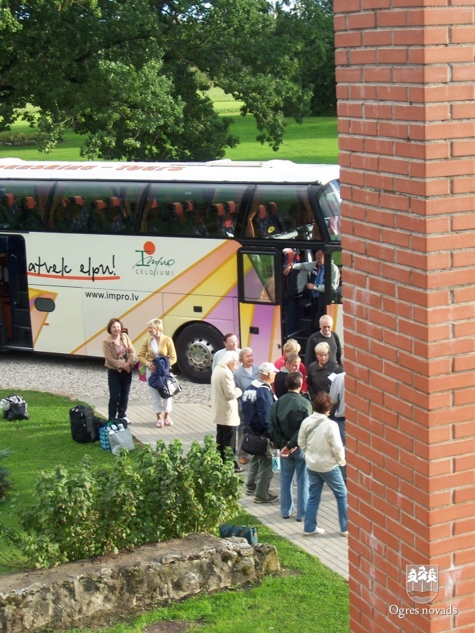 Ogres politiski represēto klubam 25