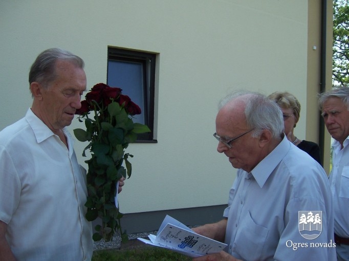 Ogres politiski represēto klubam 25