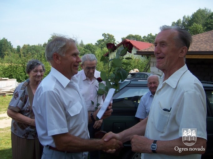 Ogres politiski represēto klubam 25