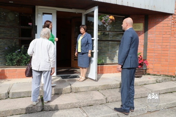 Komisija izvērtē izglītības iestāžu gatavību mācību gadam