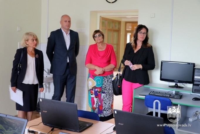 Komisija izvērtē izglītības iestāžu gatavību mācību gadam