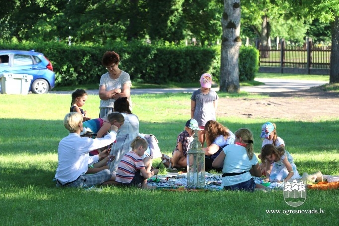 Ogresgalā atklāta brīvdabas skatuve un tautas nama laukums (26.06.2020.)