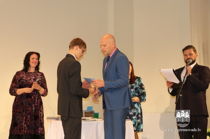 Godina olimpiāžu, konkursu un sacensību uzvarētājus 2019