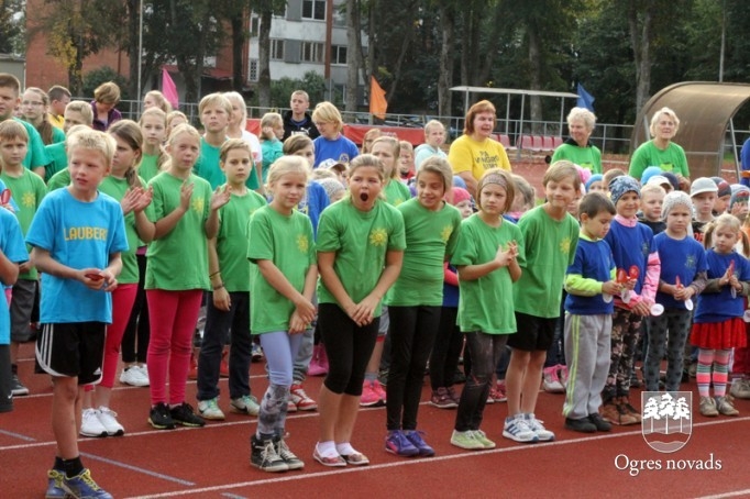 Ogres 1.vidusskolas komanda uzvar «Olimpiskajā dienā 2015»