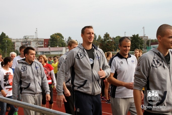 Ogres 1.vidusskolas komanda uzvar «Olimpiskajā dienā 2015»