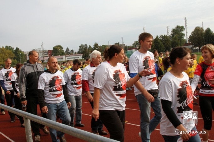 Ogres 1.vidusskolas komanda uzvar «Olimpiskajā dienā 2015»