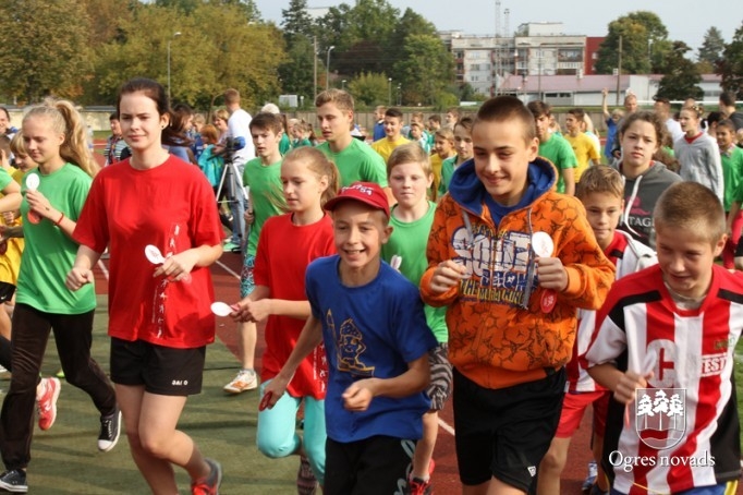 Ogres 1.vidusskolas komanda uzvar «Olimpiskajā dienā 2015»