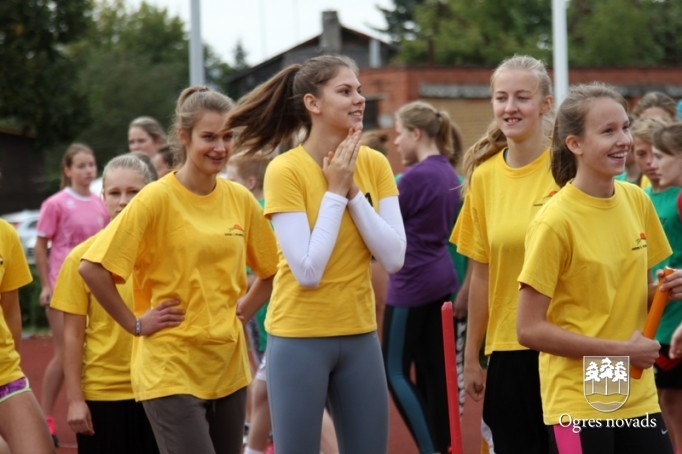 Ogres 1.vidusskolas komanda uzvar «Olimpiskajā dienā 2015»
