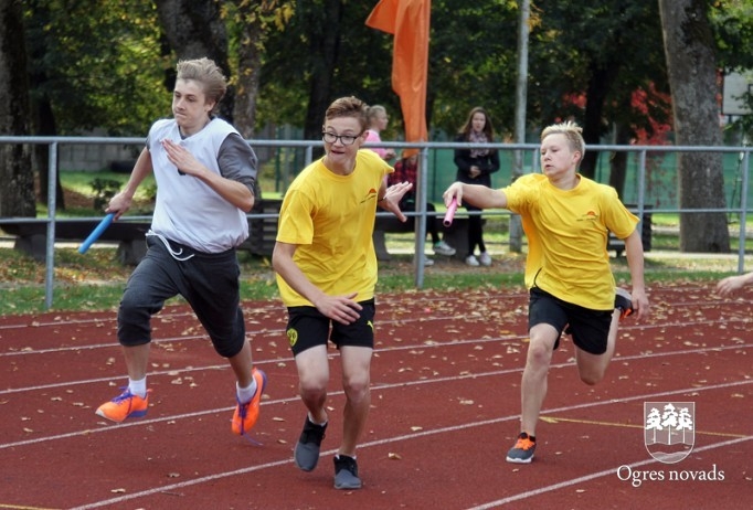 Ogres 1.vidusskolas komanda uzvar «Olimpiskajā dienā 2015»