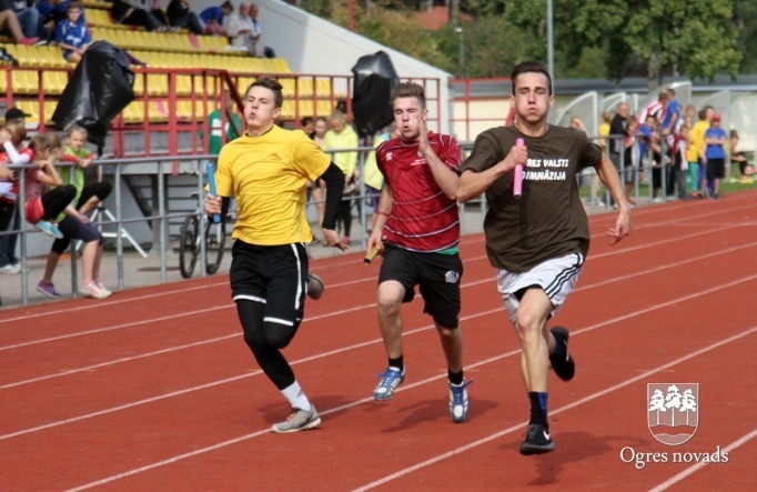 Ogres 1.vidusskolas komanda uzvar «Olimpiskajā dienā 2015»