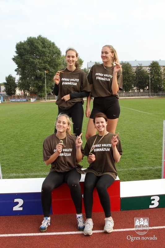 Ogres 1.vidusskolas komanda uzvar «Olimpiskajā dienā 2015»